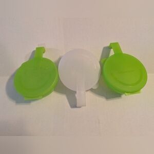 3 Tupperware Forget Me Not Hanging Onion/Tomato/Veggie Keeper 2 Green 1 white